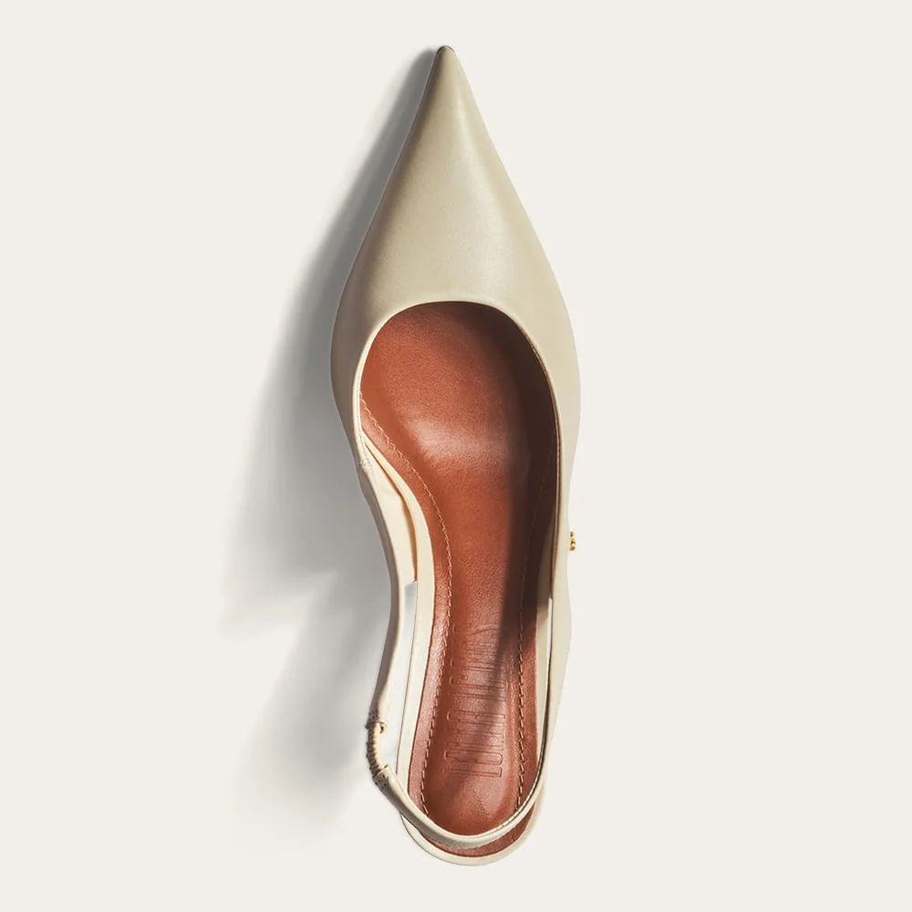 Scarpin Slingback Couro Bico Fino Salto Agulha Marfim - vista 3 de 3